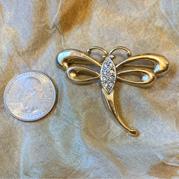 Vintage Signed Dragonfly Pin with Gold Metal and Crystals by Roman. - Picture 2 of 6